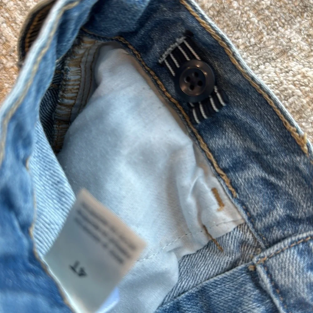 OshKosh Bigosh Boys Jean Shorts Size 4 EUC